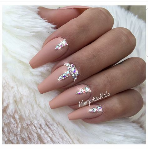 Jewel nails Pink Bling Nails, Birthday Nail Art, Nail Designs Bling, Birthday Nail Designs, Queen Nails, Acrylic Pink, Nail Jewels, Nails Design With Rhinestones, Pink Bling