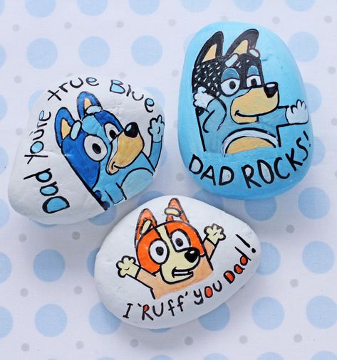 Bluey Rock Painting, Rock Painting Ideas Bluey, Bluey Crafts For Kids, Bluey Fathers Day, Painted Rocks Characters, Character Rock Painting, Character Painted Rocks, Happy Fathers Day Cards, Rock Hunting