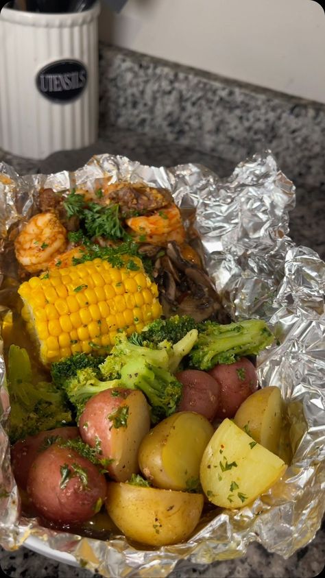 Steak Boil Foil Packets, Veggie Seafood Boil, Foil Shrimp Packets Oven, Steak Shrimp And Potatoes Foil Pack, Steak Foil Packets For The Oven, Shrimp Foil Packets, Steak Foil Packets, Shrimp Boil Foil, Fish Meals