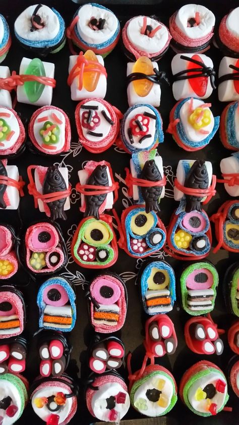 Sushi Images, Candy Sushi Rolls, Ninja Birthday Party Ideas, Sushi Candy, Sweet Sushi, Ninja Birthday Party, Candy Sushi, Dessert Sushi, Sushi Roll Recipes