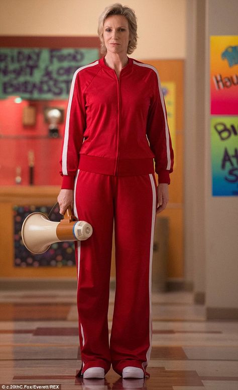 Red Tracksuit, Puppet Master, Hallowen Costume, Celebrity Halloween Costumes, Glee Cast, Halloween Inspo, Top Loader, Cute Halloween Costumes, Humor Memes