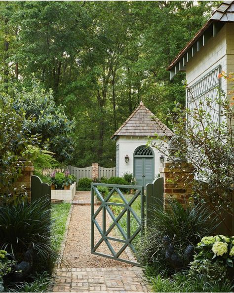 Garden Gates And Fencing, Cottage Farm, Beautiful Patios, French Garden, Garden Landscape Design, Garden Gates, English Garden, Dream Garden, Outdoor Accessories