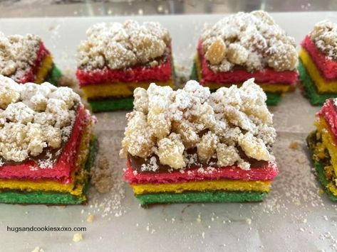 Rainbow Cookie Crumb Cake Bars Rainbow Cookie Cake, Reindeer Template, Rainbow Cookies Recipe, Italian Rainbow Cookies, Rainbow Cookie, Hawaii Rainbow, Cake Rainbow, Crumb Cake Recipe, Italian Bakery