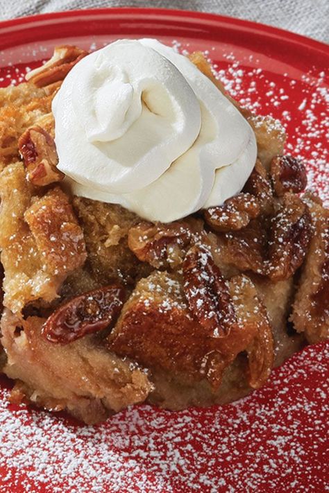 Easy Pecan Pie Bread Pudding, Pecan Pie Bread Pudding With Sauce, Bread Pudding Baguette, Flan Bread Pudding, Baguette Bread Pudding, Butter Pecan Bread Pudding, Bread Pudding Recipe Easy Simple, Pecan Pie Bread Pudding Recipe, Southern Bread Pudding Recipe