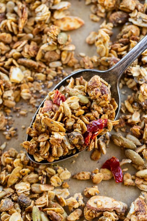 Cracker Flavors, Savory Granola, Healthy Pudding, Oatmeal Bites, Peanut Butter Pumpkin, Chocolate Oatmeal, Granola Recipe, Crunchy Snack, Homemade Gluten Free