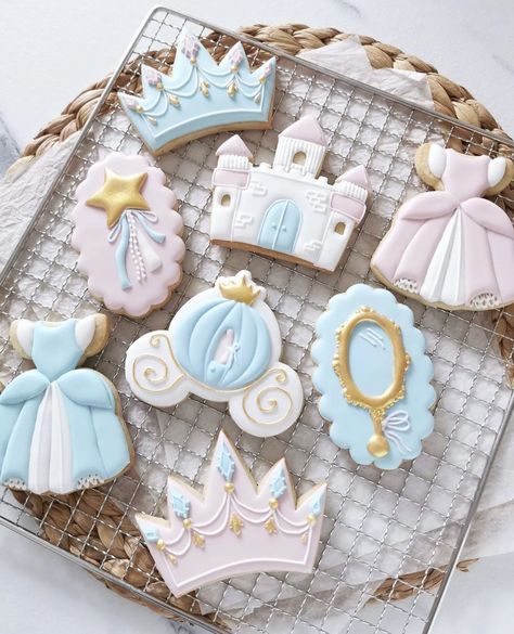 Cinderella Birthday Party Decorations, Disney Princess Cookies, Cinderella Baby Shower, Cinderella Theme, Cinderella Birthday Party, Princess Birthday Party Decorations, Princess Cookies, Sweet 17, Princess Theme Birthday