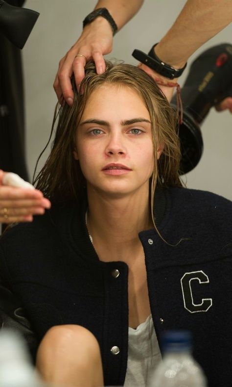 Cara Delevingne Hair, Lily Aldridge, Mon Cheri, Drop Dead, Fresh Face, Cara Delevingne, Girl Crush, Beauty Face, Pretty Woman