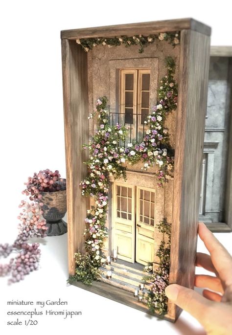 Shadow Box Kunst, Room Box Miniatures, Bookshelf Art, Shadow Box Art, Miniature Rooms, Fairy Doors, Miniature Houses, Aquascaping, Miniature Crafts