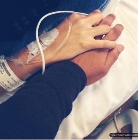 love, couple, and hospital image True Love Photos, Instagram Couples, Couple Holding Hands, Couple Hands, Medical Aesthetic, Boyfriend Goals, Trik Fotografi, Cute Love Quotes, Sweet Couple