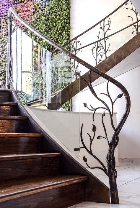 Glass And Iron Stair Railing, Staircase Railing Design Wrought Iron, Artistic Railing, Wrought Iron Railing Exterior, Iron Railings Outdoor, Iron Staircase Railing, Wrought Iron Railings, Interior Stair Railing, Staircase Interior Design