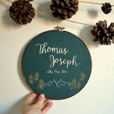 Name Embroidery Hoop, Embroidery Hoop Nursery, Embroidered Names, Baby Boy Name, Embroidery Designs Baby, Embroidery Hoop Crafts, Ideas Embroidery, Nursery Wall Art Boy, Birth Announcement Boy