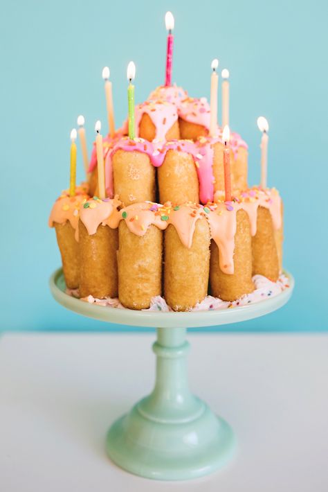 Creme Cake Birthday Cake http://asubtlerevelry.com/creme-cake-birthday-cake Twinkies Cake, Twinkie Cake, Creme Cake, Vanilla Birthday Cake, Cake Birthday Cake, Dessert Cake Recipes, Köstliche Desserts, Cake Donuts, Snack Cake