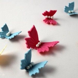 How to make butterfly from fondant or gum paste Fondant Butterflies, Fondant Butterfly, Elegant Cake Design, How To Make Butterfly, Fondant Figures Tutorial, Butterfly Cake Topper, Fondant Rose, Fairy Cakes, Cake Decorating Ideas