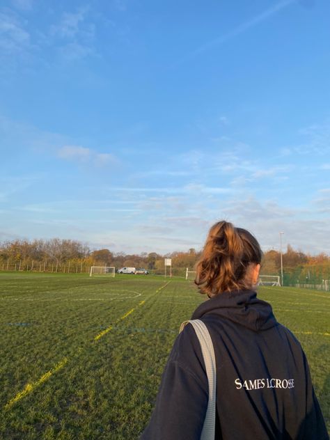 University Sports Aesthetic, Athlete Girl Aesthetic, College Sports Aesthetic, Athlete Aesthetic Girl, Female Athlete Aesthetic, Student Athlete Aesthetic, Athletic Girl Aesthetic, Izzy Core, Teen Vision Board