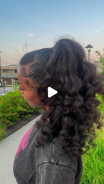 Ari 🧚🏽‍♀️| Natural Hair Enthusiast & Creator on Instagram: "easy wand curl hairstyle on blown out natural hair PT.2 💗 If you’re thinking about washing your blow out too soon try this style firsttt! HOWEVER proceed with caution! I am now paying for the consequences of putting all this heat on my hair😭 I honestly loved exploring with my hair but I love my curls better so we won’t be doing this again (on my natural hair at least) for a whileeee😂 NOTES| - I used 4-5 bobby pins to pin my bangs back! - I held my hair on the wand curler for about 10-15 seconds - I used the lowest setting on the wand curler (scared of heat damage LMAO) P R O D U C T S: CHI Thermal Cate Kit - Silk Infusion @chihaircare She IS Bomb Edge Control @sheisbombcollection @remington.official Wand Curler Blow Out Natural Hair Styles Black Women, Half Up Half Down Wand Curls Natural Hair, Styles To Do With Blown Out Hair, Wand Curl Ponytail Black Women, Curls On Blown Out Hair Natural, Hair Styles For Blow Dried Hair Natural, Wand Curl Ponytail, Wand Curl Hairstyle, Blowout Hair Natural Hairstyles