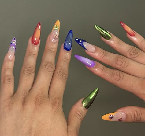 Dopamine Nails, Chrome Accent Nail, Mismatched Aesthetic, Accent Nail Ideas, Jamaica Nails, Mismatched Nails, Fur Nails, Nail Sunny, Summer Nails Ideas