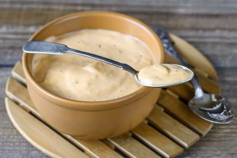 McDonald's Breakfast Sauce Recipe - Conscious Eating Bagel Sauce, Mcdonalds Breakfast Sauce Recipe, Mcdonalds Breakfast Sauce, Breakfast Sauce Recipe, Beef Tips And Rice, Canes Sauce, Low Carb Burger, Mcdonalds Breakfast, Zesty Sauce