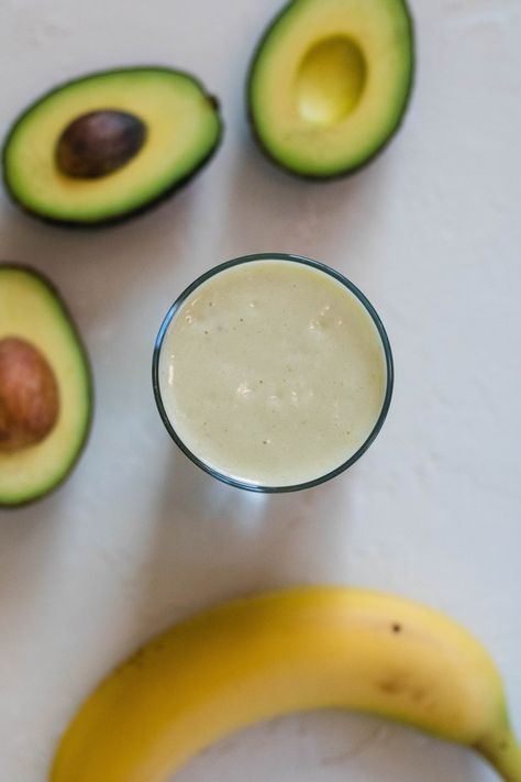 Velvety Smooth Avocado Smoothie with Banana Avacado Smoothie Recipes, Date Milk, 5 Minute Recipes, Smoothie With Banana, Avocado Banana Smoothie, Weight Smoothies, Avocado Smoothie Recipe, Apricot Smoothie, Smoothie Benefits