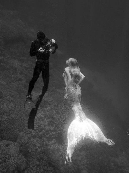 Real Mermaids, Fotografi Vintage, Mermaid Aesthetic, Mermaids And Mermen, Mermaid Life, Foto Tips, Anais Nin, Foto Art, Trik Fotografi