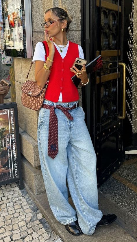 Cool Fall Day Outfit, Farmers Market Fall Outfit, Mixed Texture Outfit, Fun Layered Outfits, Pin Stripe Pants Outfit Aesthetic, La Office Style Work Outfits, Berlin Fall Fashion, White And Red Shirt Outfit, Stylish Casual Work Outfits