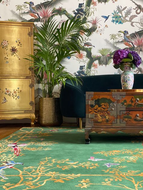 Glamour in the home - Wendy Morrison Design - Hand Knotted Rugs Chinoiserie Rugs, Chinoiserie Rug, Secret Garden Design, Wendy Morrison, Colorful Rooms, Colourful Birds, Hand Tufted Rug, Fun House, Colorful Space