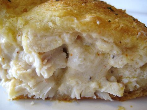 Crescent Squares, Chicken Squares, Crescent Chicken, Chicken Crescent, Pillsbury Recipes, Crescent Roll Recipes, Chicken Rolls, Savory Chicken, Chicken Main Dishes