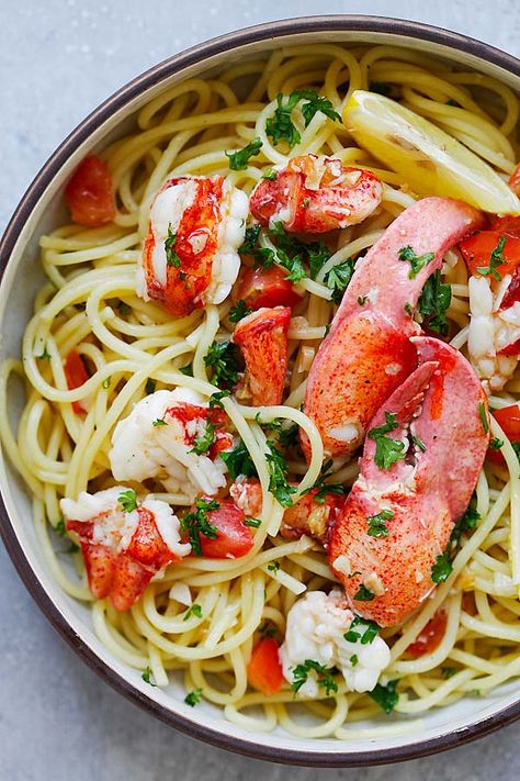 Lobster tail pasta with spaghetti and lobster pasta sauce. Lobster Noodles, Lobster Pasta Recipe, Lobster Spaghetti, Baked Lobster, Lobster Pasta, Lobster Trap, Fresh Lobster, Lobster Tail, Salmon And Asparagus