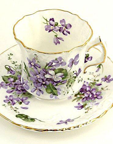 Antique vintage Hammersley tea cup and saucers, Victorian Violets bone china England c1920s (from etsy) Victorian Purple, Purple Tea, Pretty Tea Cups, Antique Tea Cups, Cuppa Tea, China Tea Sets, Vintage Teacups, Teapots And Cups, Antique Tea