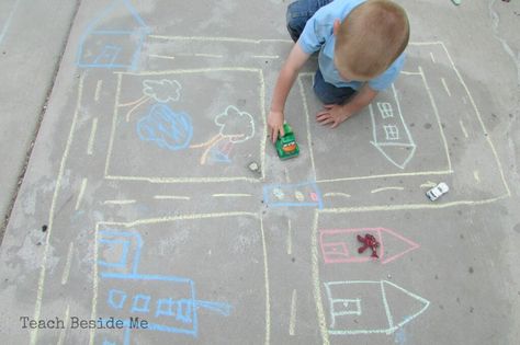 Build a Map of your City Summer Sidewalk Chalk, Sidewalk Chalk Activities, Sidewalk Chalk Ideas, Sidewalk Chalk Games, Chalk Activities, Writing Sight Words, Summer Boredom, Chalk Ideas, Sidewalk Chalk Art