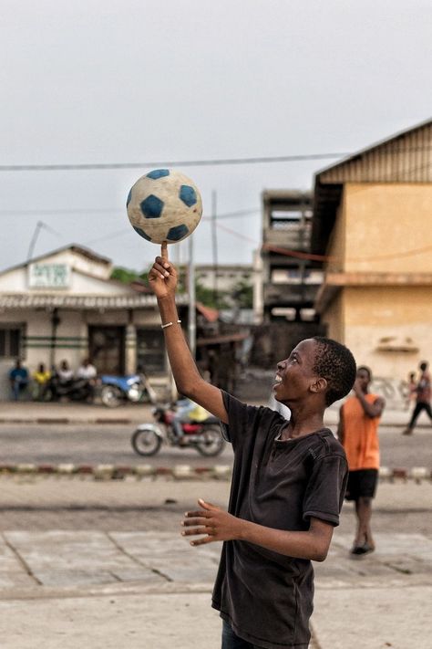 Kids Playing Football, Football Dream, Street Football, Street Soccer, People Street, Shadow Images, Fifa Football, City Games, Portraiture Photography