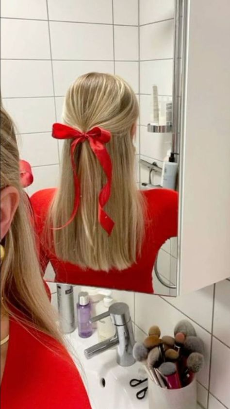 Valentine Hair Ideas, Hair Bow Hairstyle, Valentines Day Hairstyles, Hairstyle For Work, Old Money Hairstyles, Valentines Day Hair, Hairstyles Female, Valentines Hairstyles, Preppy Hairstyles