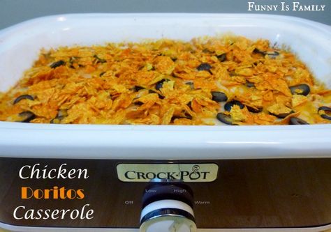 This Crock Pot Chicken Doritos Casserole tastes like enchiladas without all the prep time! 9x13 Crockpot Recipes, Crock Pot Casseroles, Casserole Crock Recipes, Crockpot Casseroles, Chicken Dorito, Doritos Casserole, Crock Recipes, Casserole Crockpot Recipes, Crockpot Mexican