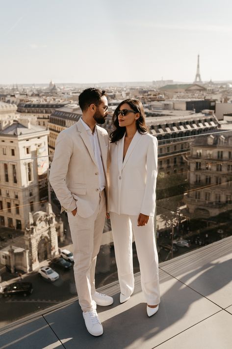 Womens Wedding Suit, Wedding Elopement Photos, Wedding Suits For Bride, Photos In Paris, Paris Engagement Photos, White Wedding Suit, Bride Suit, Women Suits Wedding, Pre Wedding Photoshoot Outfit