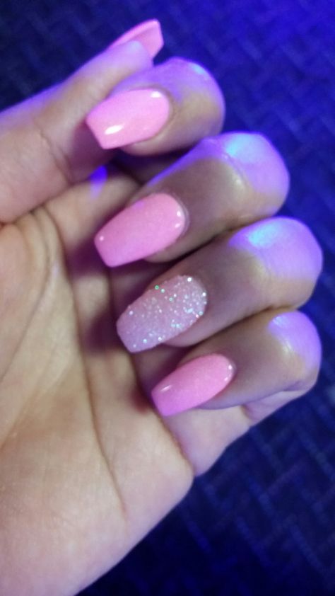 Pink Nails One Glitter Nail, Pink Nails Sparkle Accent, Hoco Nail Inspo Pink, Short Pink Arclyc Nail, Pink Nail Designs Sparkle, Pink Nails W Glitter, Cute Homecoming Nails Short, Pink Nails With One Glitter Nail, Hoco Pink Nails