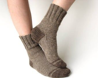 Diy Knitting Socks, Gifts For Boyfriend Birthday, Knit Gifts, Anniversary Gifts For Boyfriend, Gifts Husband, Socks Aesthetic, Knit Wool Socks, Woolen Socks, Boot Cuff