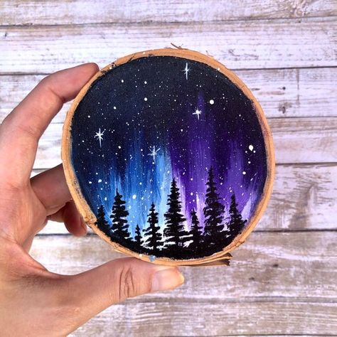 Painting Night Sky, Painted Stones Ideas, Ornaments Ideas, Wanderlust Decor, Painting Night, Wiccan Decor, Inspired Painting, Wood Slice Art, Wood Slice Crafts