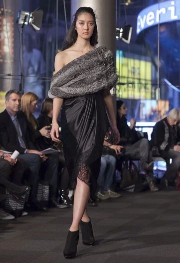 Carmen Marc Valvo, Cat Walk, Fashion News, Sweater Dress, Dress Es, Couture, Clothes