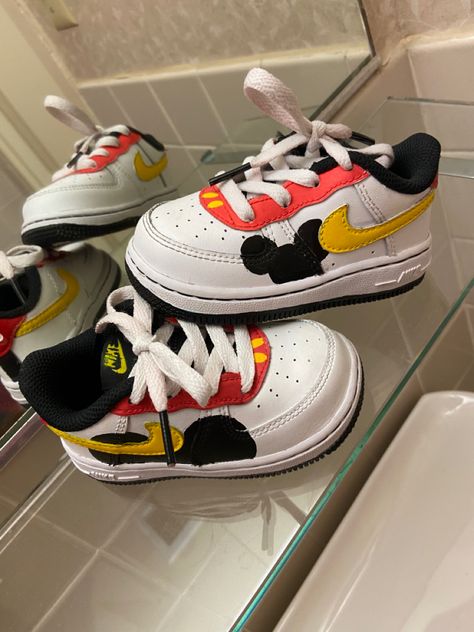 Mickey Mouse Painted Shoes, Mickey Mouse Clubhouse Birthday Party Decorations, Custom Trainers, Sneaker Photography, Custom Baby Shoes, Mickey Shoes, Kid Birthday Outfits, Mickey First Birthday, Mickey 1st Birthdays