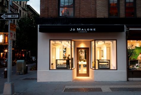 joe malone store - Google Search Jo Malone Store, Modern Neoclassical Architecture, Store Facade, Retail Facade, Architectural Lighting Design, Jewelry Store Design, Storefront Design, Window Display Design, Neoclassical Architecture