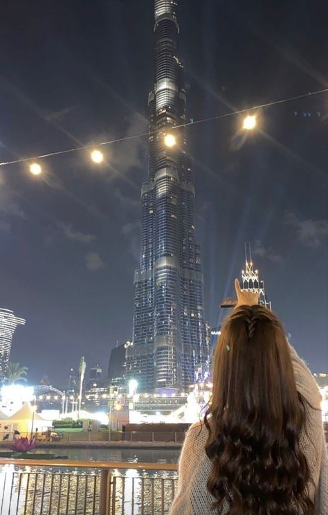 Dubai Vacation, Dubai Aesthetic, Baby Pink Aesthetic, Photography Poses Women, Girly Pictures, Brown Aesthetic, Dream Hair, Friends Photography, Poses For Pictures