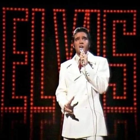 Elvis If I Can Dream 1968, Elvis If I Can Dream, Elvis Presley Singing, Elvis 1968, Elvis Presley Army, Amazing Comebacks, Elvis 68 Comeback Special, If I Can Dream, King Elvis Presley