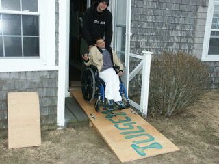 Disabled Ramps, Wheelchair Ramp Diy, Wheelchair Ramp Design, Garage Stairs, Portable Wheelchair Ramp, Portable Wheelchair, Shed Tiny House, Ramp Design, Portable Ramps