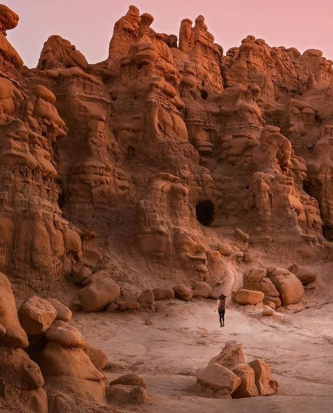 Goblin Valley State Park, Goblin Valley, Best Travel Destinations, Utah Adventures, Utah Road Trip, Desert Photography, Utah Hikes, Moab Utah, Utah Photography