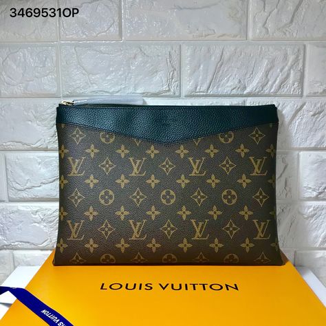 Lv Pallas Clutch, Lv Pallas, Spring Clothes, Cheap Handbags, Lv Handbags, Luxury Goods, Vuitton Handbags, Louis Vuitton Handbags, Clutch Handbag