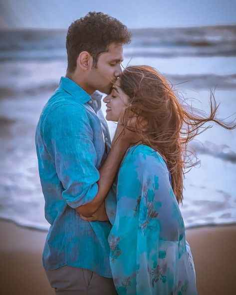 Cute Dp Couple, Reference Couple Drawing, Couple Whatsapp Dp, Drawing Reference Couple, Aesthetic Couple Poses, Couples Pfp, Cute Dp, Dp Couple, Birthday Images Hd