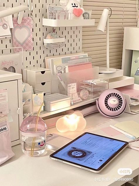 Fairycore Room Aesthetic, Athletic Room Ideas, Coquette Studying, Aesthetic Room Korean, Room Desk Organization, Cute Room Ideas Aesthetic, Organisation Bedroom, Rooms Cute, Korean Bedroom