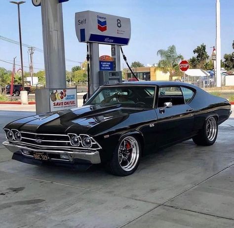 Filmy Vintage, Old Muscle Cars, Old Vintage Cars, Chevrolet Chevelle Ss, Vintage Muscle Cars, Chevy Muscle Cars, Custom Muscle Cars, 1957 Chevrolet, Chevelle Ss