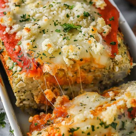 Parmesan Chicken Meatloaf - Long Bake The Queen Chicken Parm Mini Meatloaf, Garlic Parm Chicken Meatloaves, Chicken Meatloaf Recipes Healthy, Chicken Parm Meatloaf, Garlic Parmesan Chicken Meatloaf, Ground Chicken Meatloaf Recipes, Chicken Meatloaf Recipes, Meatloaf With Breadcrumbs, Chicken Parmesan Meatloaf