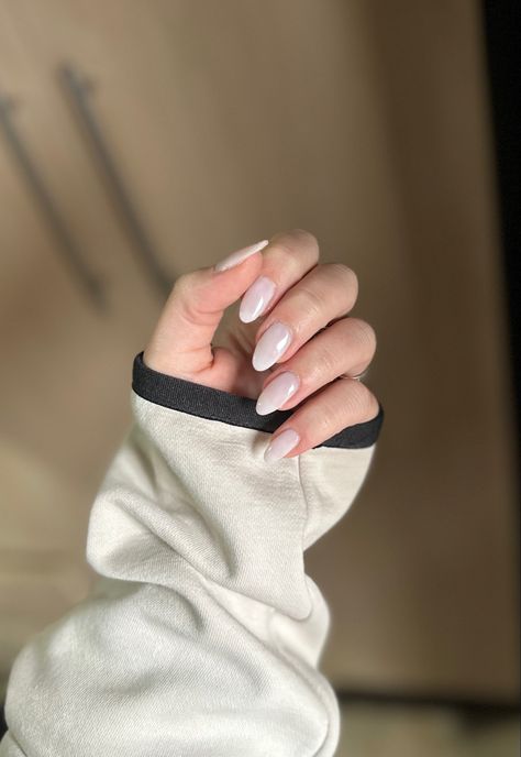 Uñas nails natural 
Inspo nails Nails Via Lactea, Deep Nails, 1 Aesthetic, Lily Rose, Nails Inspo, Outfits Ideas, Almond Nails, Instagram Aesthetic, Natural Nails