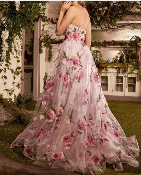 A Formal Affair Brisbane, exclusive, floral ballgown, corset-style bodice, leg split, floor'sweeping train, style, school formal, long dresses, Evening dress, formal dress, special occasion, evening gown, ball gown فستان زهري, Floral Dress Wedding Guest, Train Fabric, Strapless Organza, Sweetheart Corset, Dress Smart, Organza Gown, Rose Gown, Silk Prom Dress